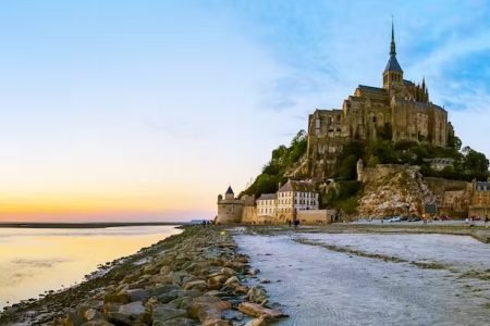 圣米歇尔山和迷人的布列塔尼（普通半自助旅游仅限欧洲本地客人）