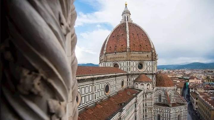 第 11 天 : 乘船前往卡普里岛，然后前往阿西西  索伦托  卡普里  阿西西