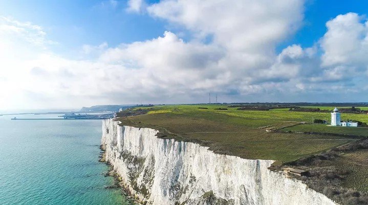 第1天 ： 横渡英吉利海峡前往巴黎  伦敦  加莱  多佛  巴黎