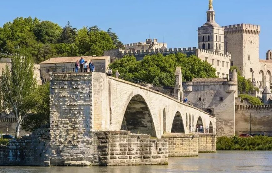 巴黎、里昂、里维埃拉和阿维尼翁 9 日法国之旅 （单身者之旅）