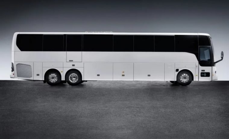 旅行客运巴士—奔驰