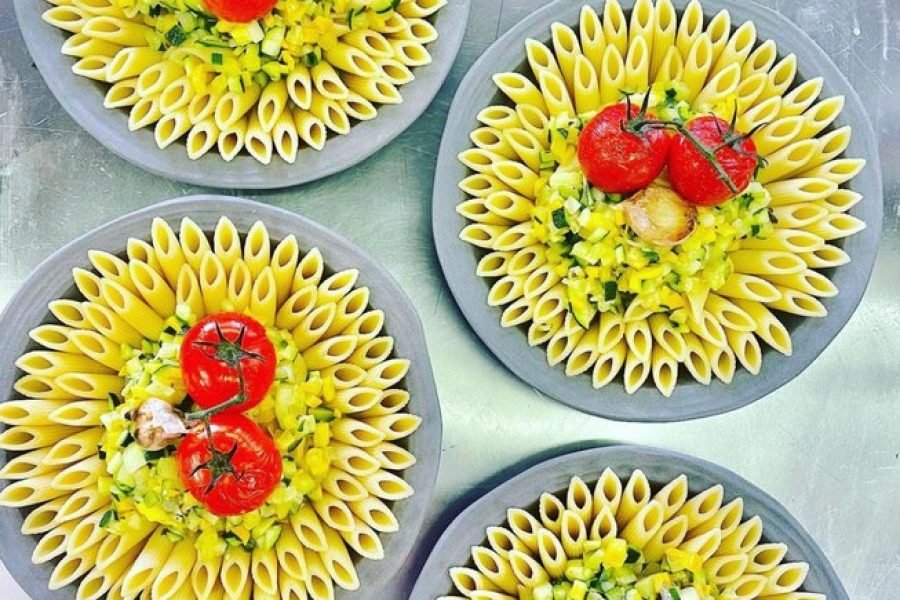 在阿姆斯特丹与一位米其林星级厨师一起参加为期 8 天的强化烹饪培训课程